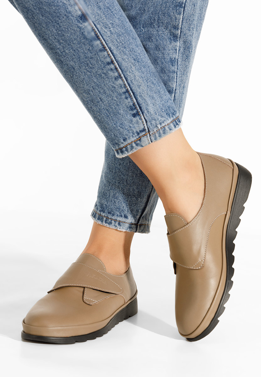 Δερμάτινα μοκασινια γυναικεια Asti μπεζ