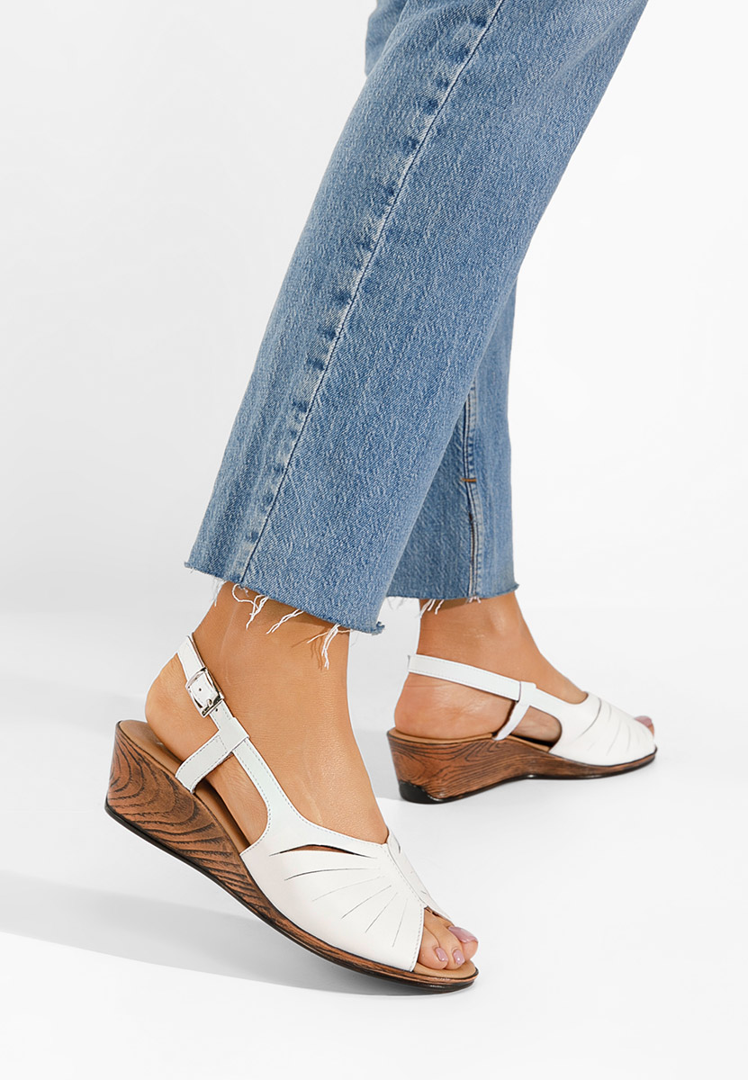 Σανδάλια δερματινα Lovara λευκά