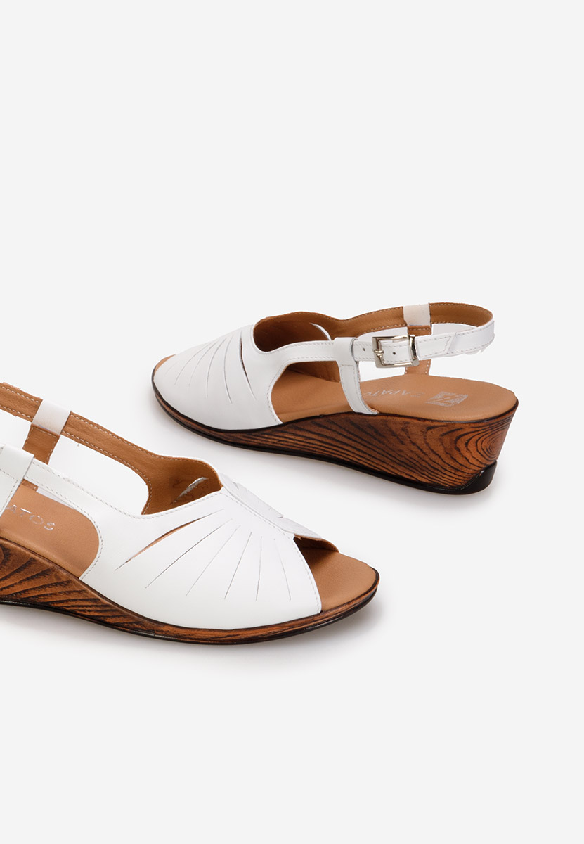 Σανδάλια δερματινα Lovara λευκά