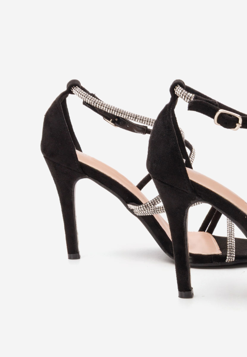 Πέδιλα με λεπτό τακούνι Stephany Μαύρα