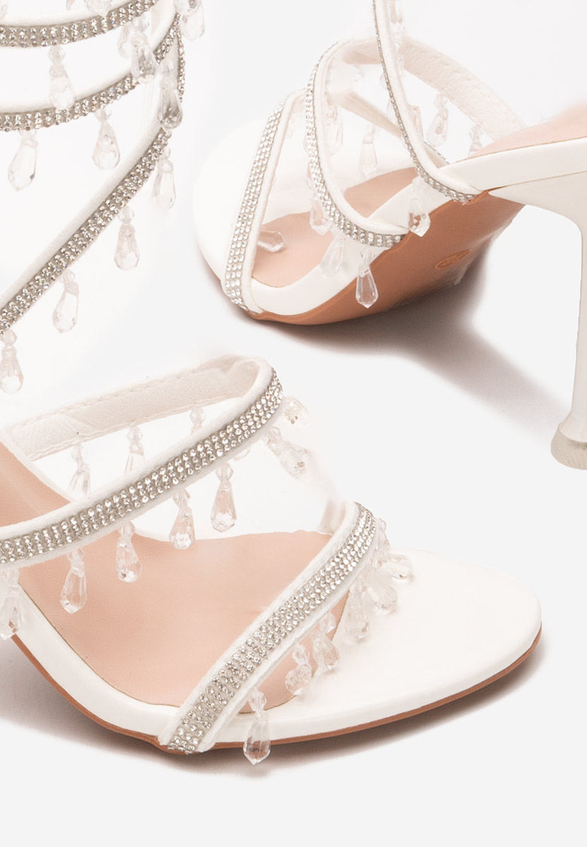 Πέδιλα με λεπτό τακούνι Calisa λευκά