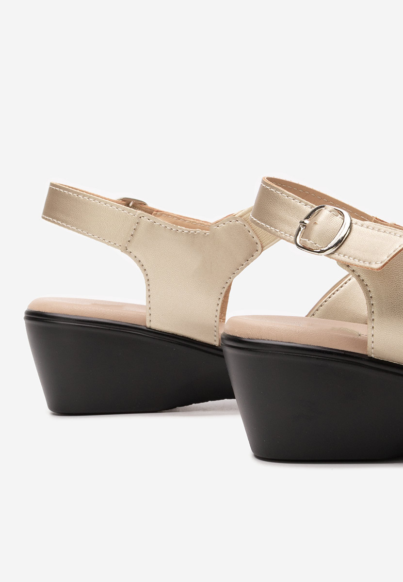 Aνατομικά πεδιλα Sendra μπεζ