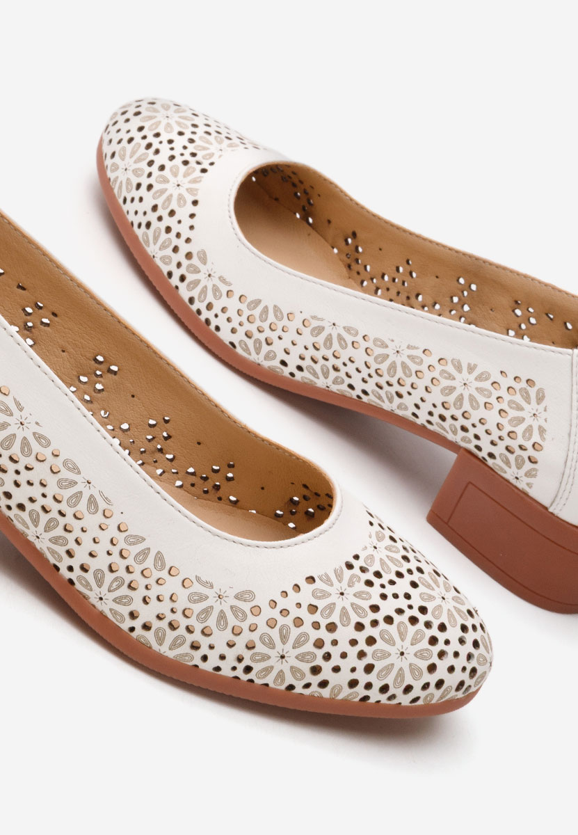 Γόβες με χαμηλό τακούνι Admire λευκά