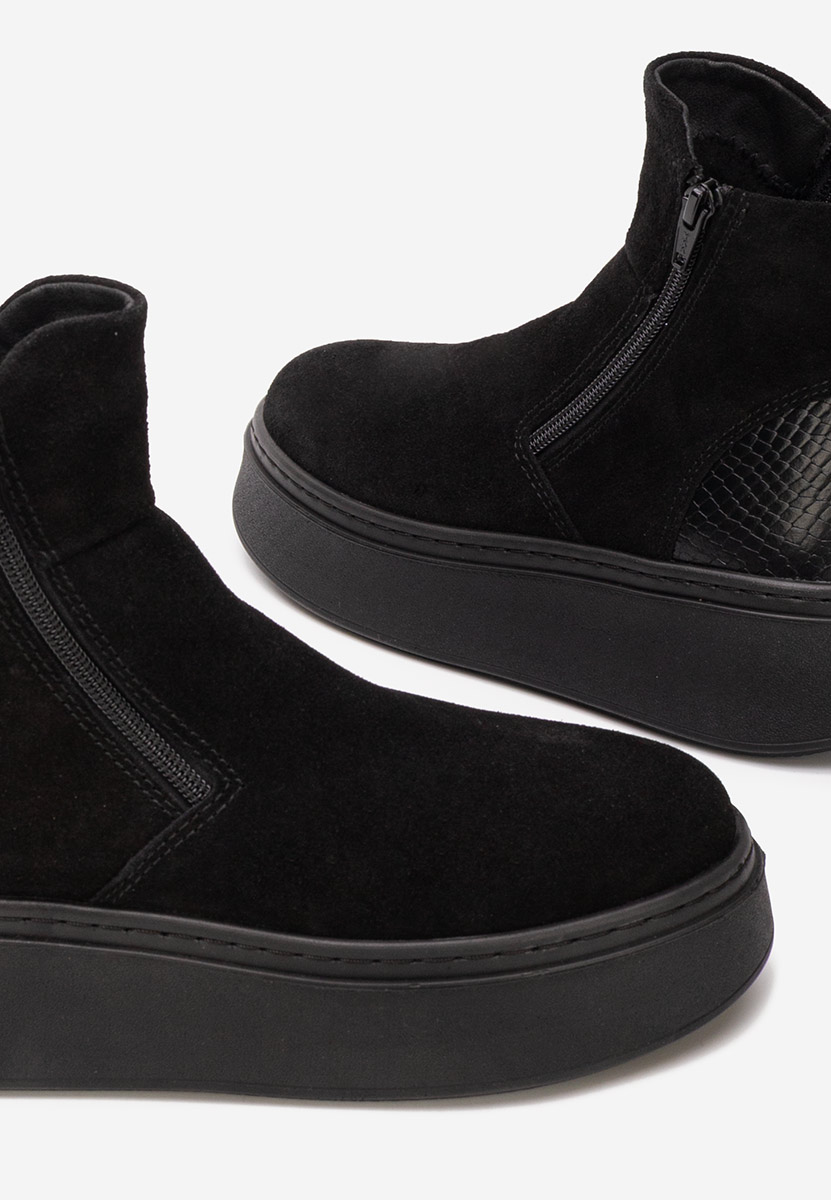 Γυναικεία δερμάτινα μποτάκια Andiora Μαύρα