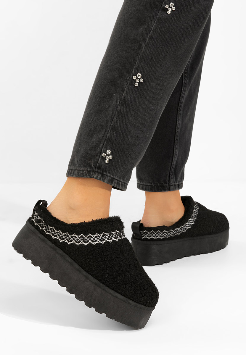 Παντόφλες με πλατφόρμα Aronna μαύρα