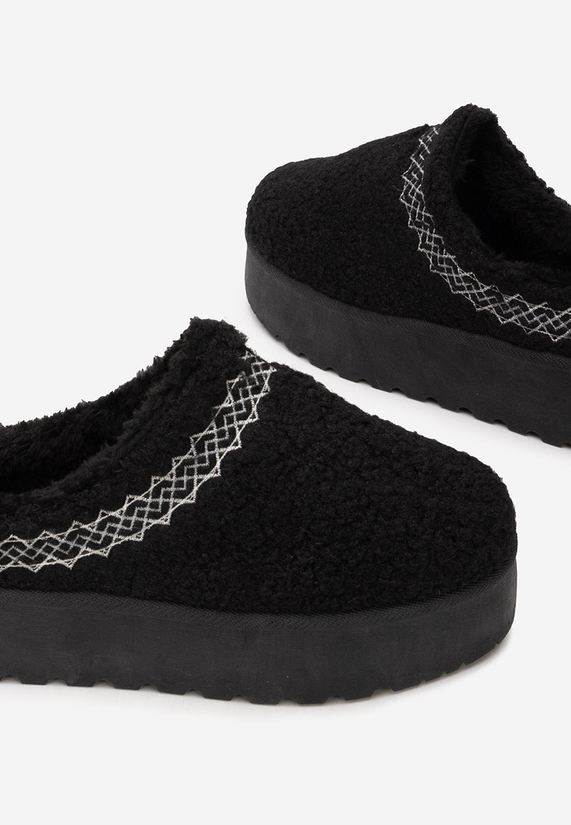 Παντόφλες με πλατφόρμα Aronna μαύρα