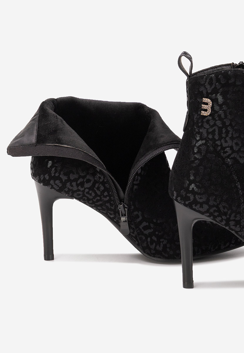 Μποτάκια με λεπτο τακουνι Vanessia Μαύρα