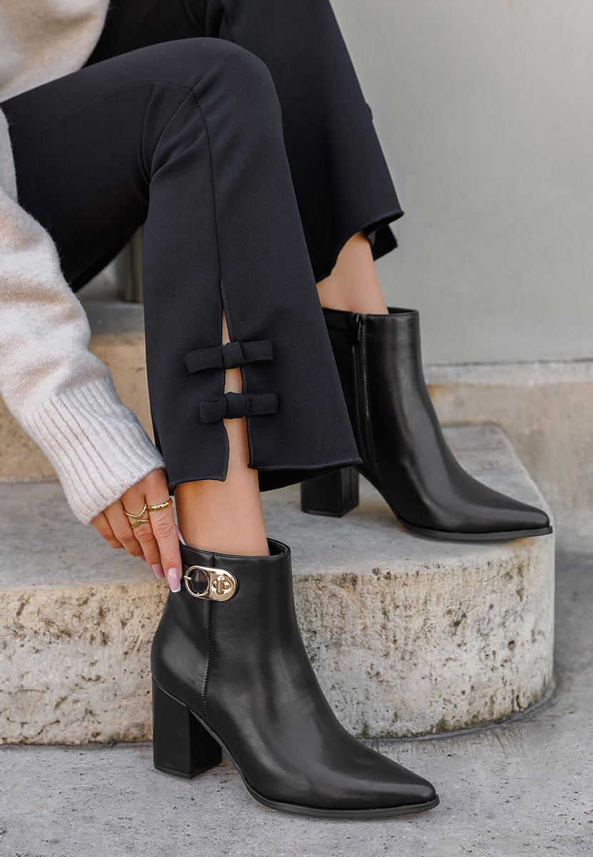 Μποτάκια με χοντρό τακούνι Rovina Μαύρα