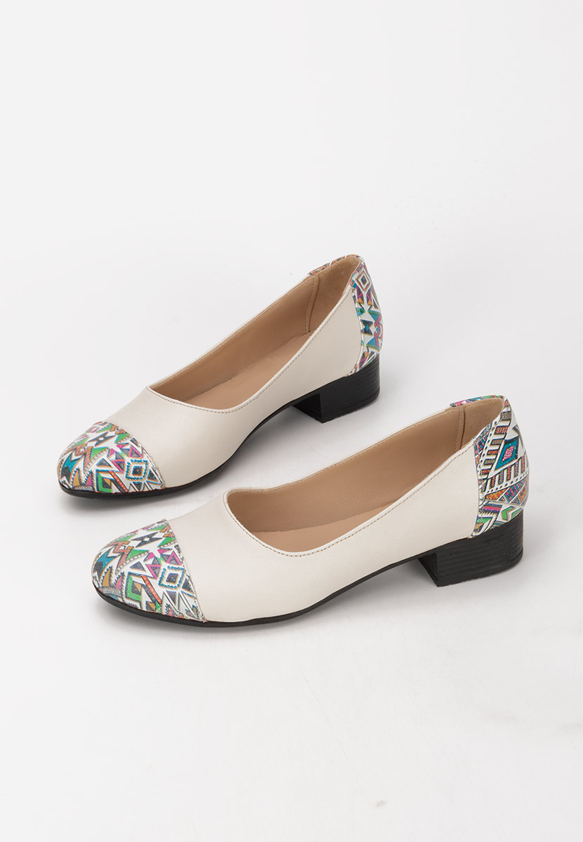 Γόβες με χαμηλό τακούνι Romina V3 μπεζ