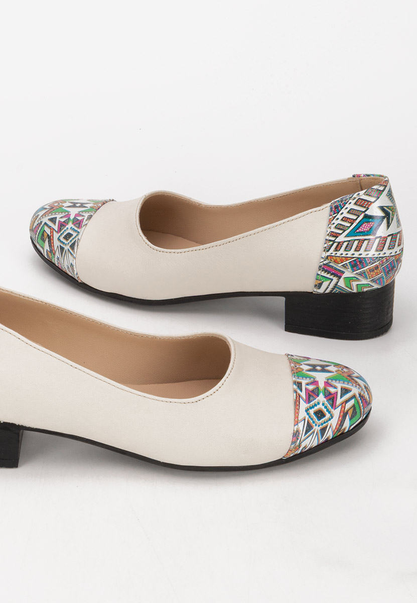 Γόβες με χαμηλό τακούνι Romina V3 μπεζ