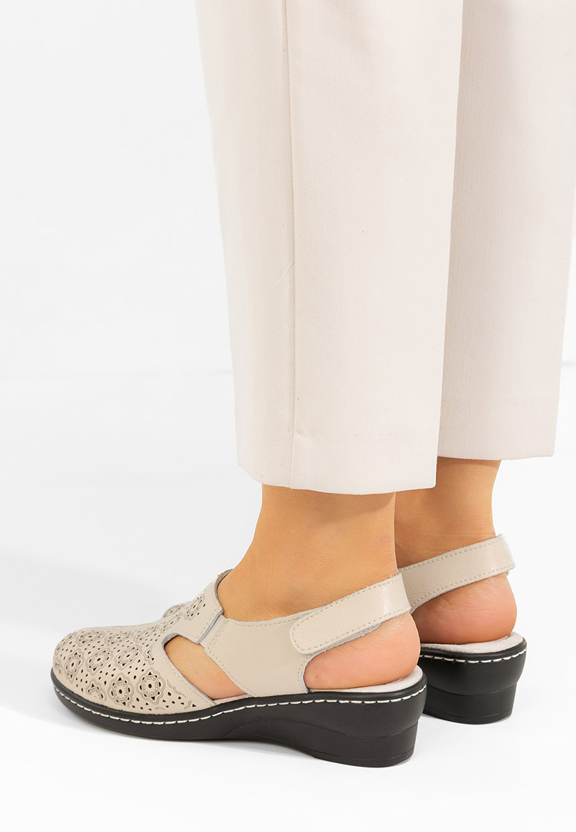 Γόβες slingback Ofelya μπεζ