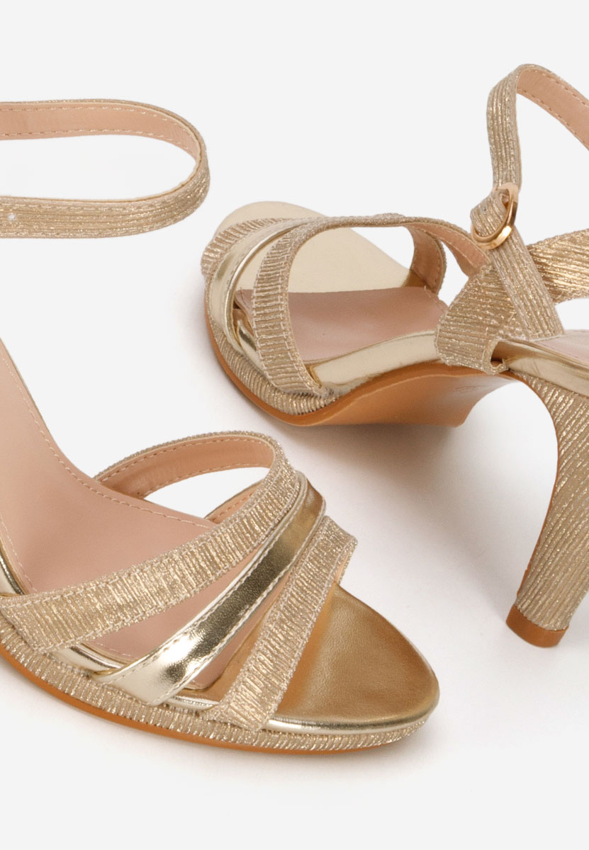 Κομψά σανδάλια Raniya χρυσα