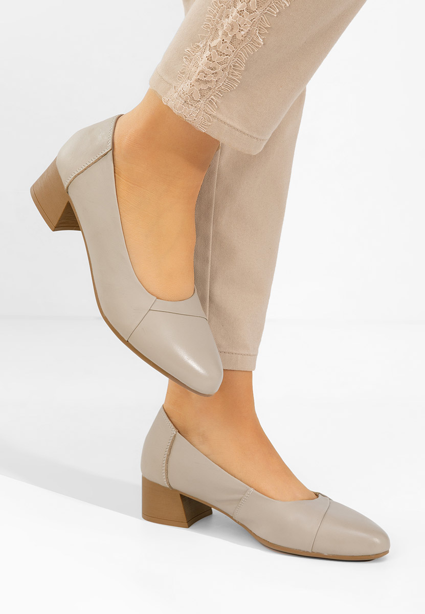 Δερμάτινα παπούτσια Giulieta μπεζ